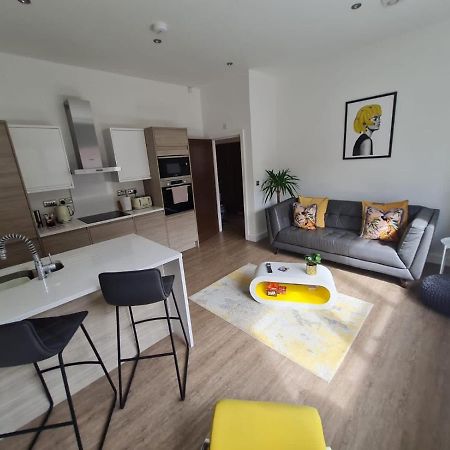 34 Cuppin Street - Luxury City Centre Apartment! 切斯特 外观 照片
