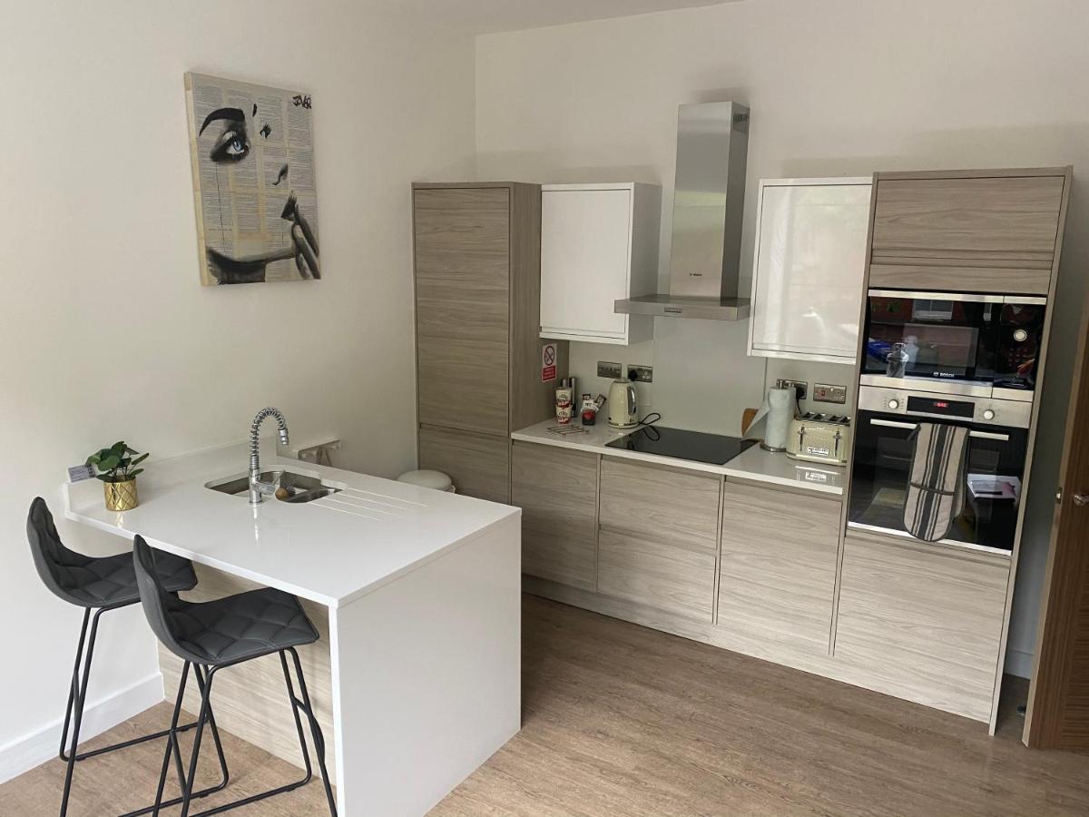 34 Cuppin Street - Luxury City Centre Apartment! 切斯特 外观 照片