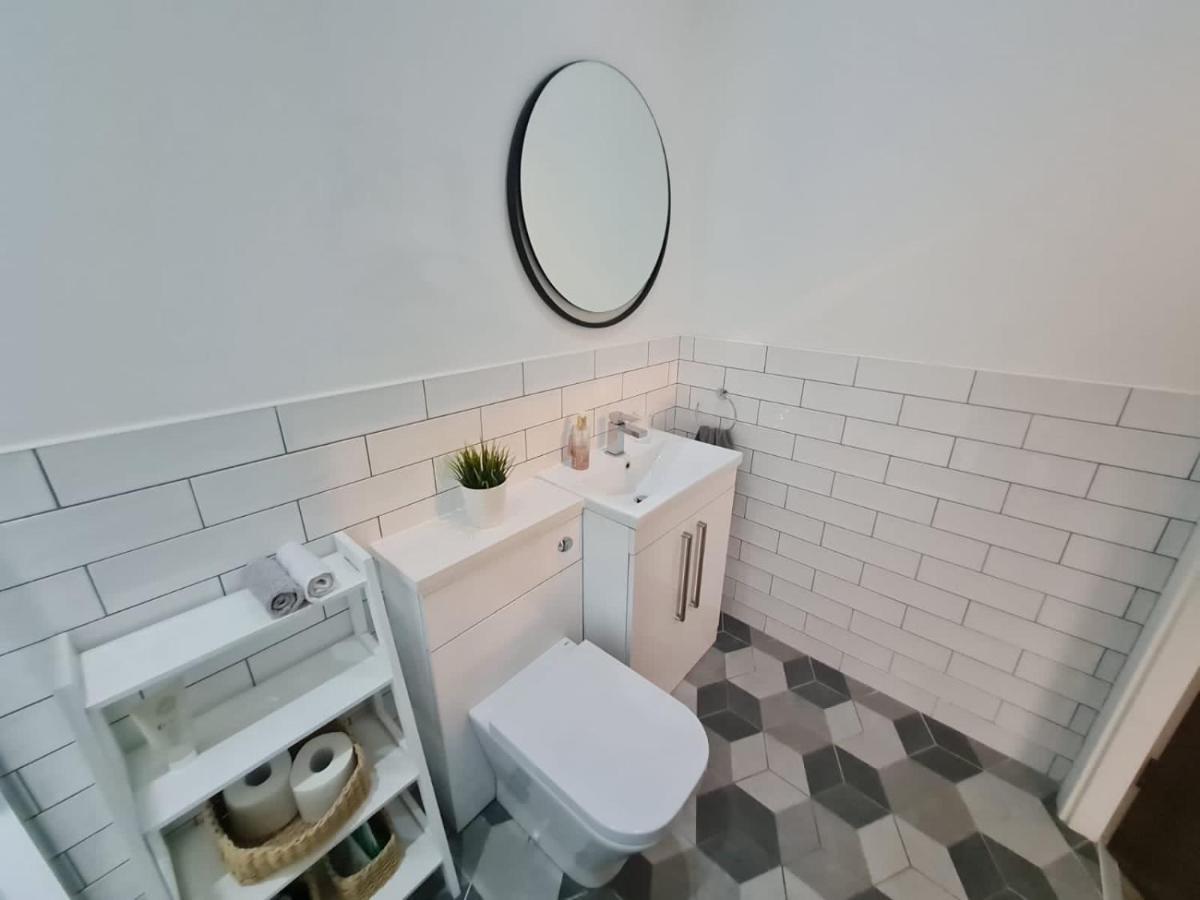 34 Cuppin Street - Luxury City Centre Apartment! 切斯特 外观 照片