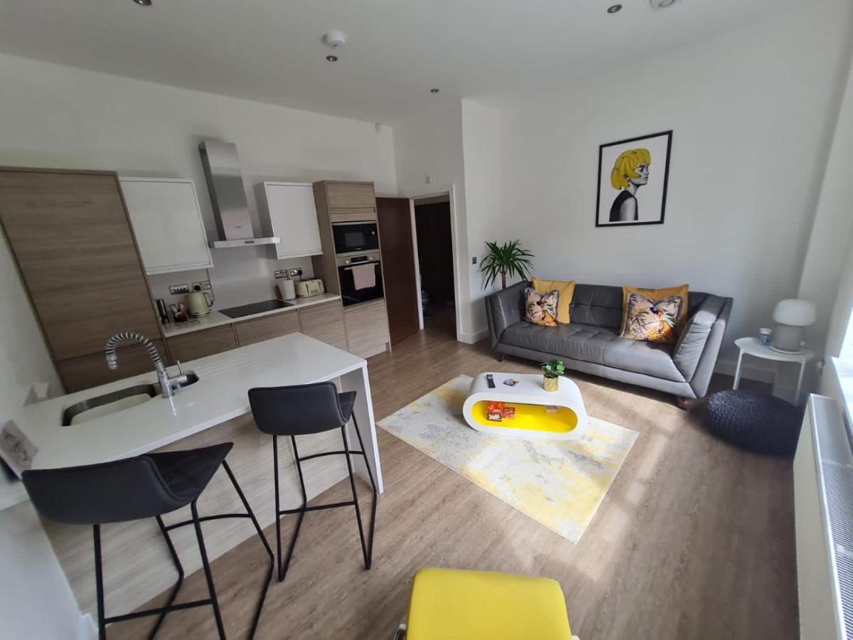34 Cuppin Street - Luxury City Centre Apartment! 切斯特 外观 照片