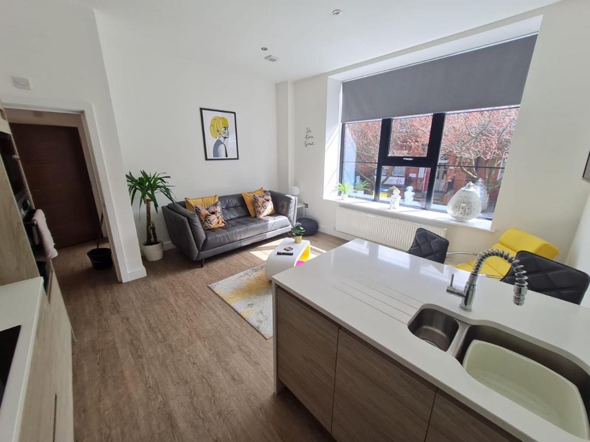 34 Cuppin Street - Luxury City Centre Apartment! 切斯特 外观 照片