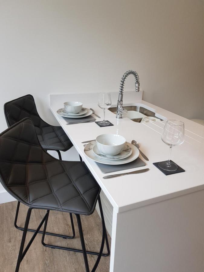 34 Cuppin Street - Luxury City Centre Apartment! 切斯特 外观 照片