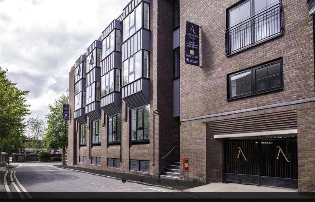 34 Cuppin Street - Luxury City Centre Apartment! 切斯特 外观 照片
